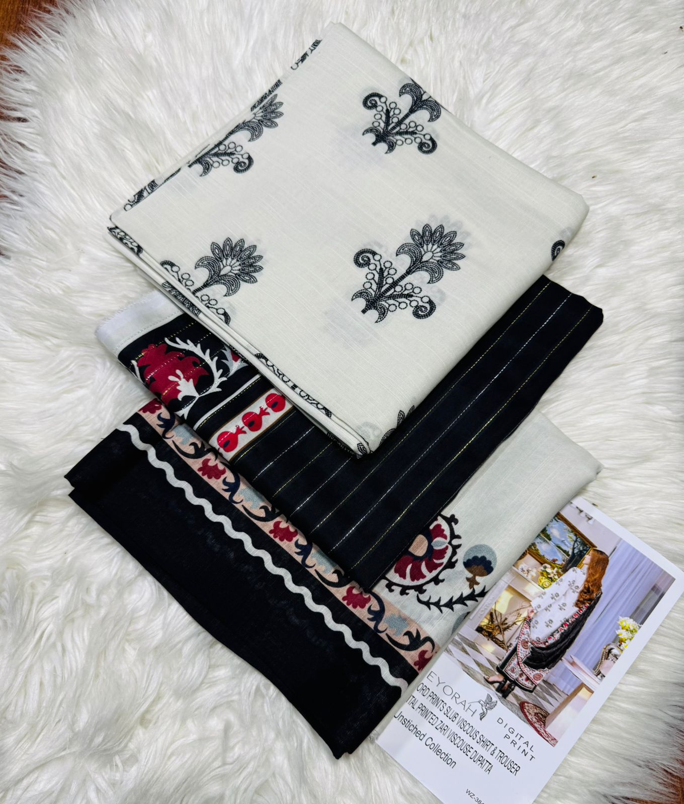 Unstitched - Doriya Viscous 3pc Printed Suit