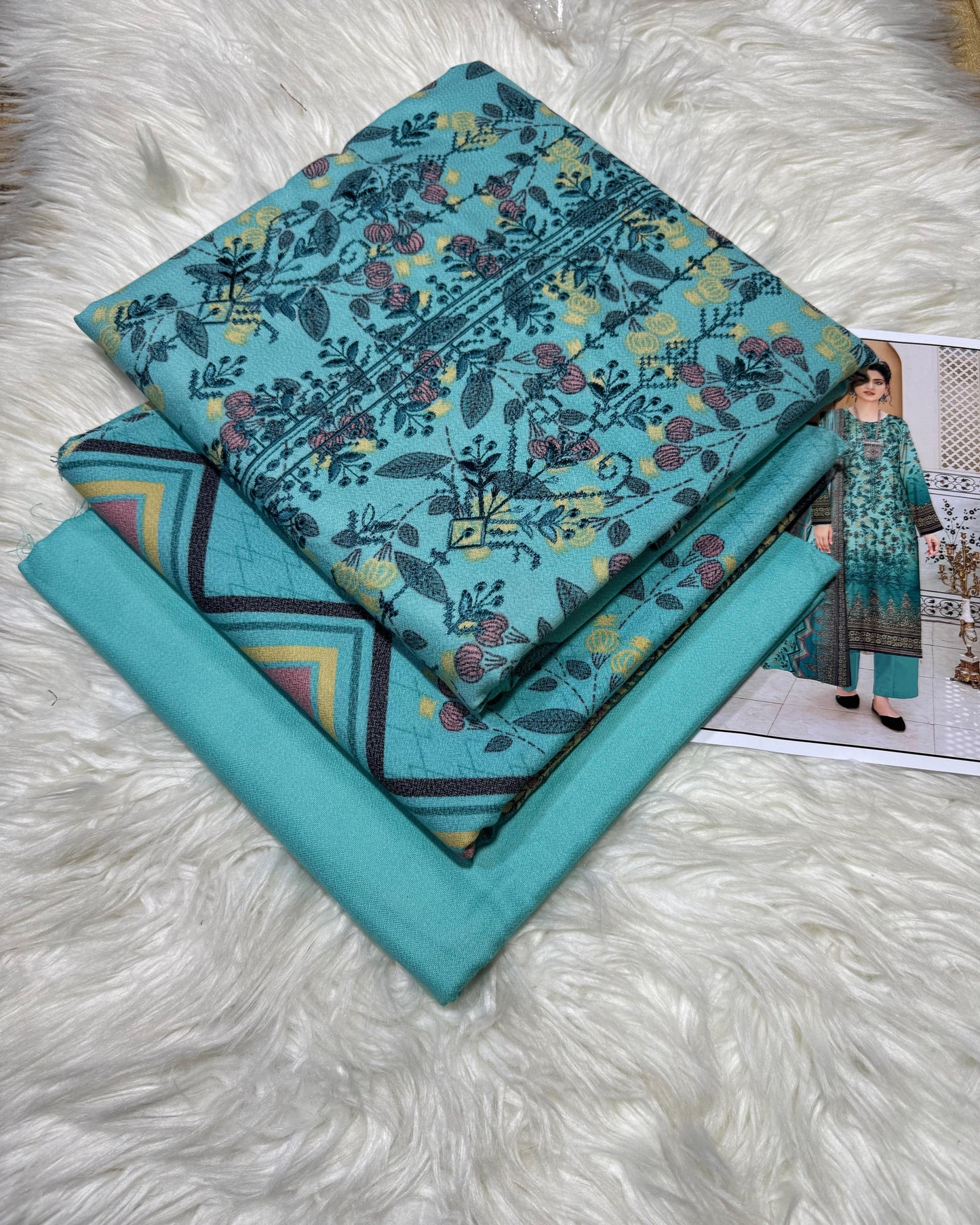 Unstitched - Dhanak 3pc Embroidered Suit