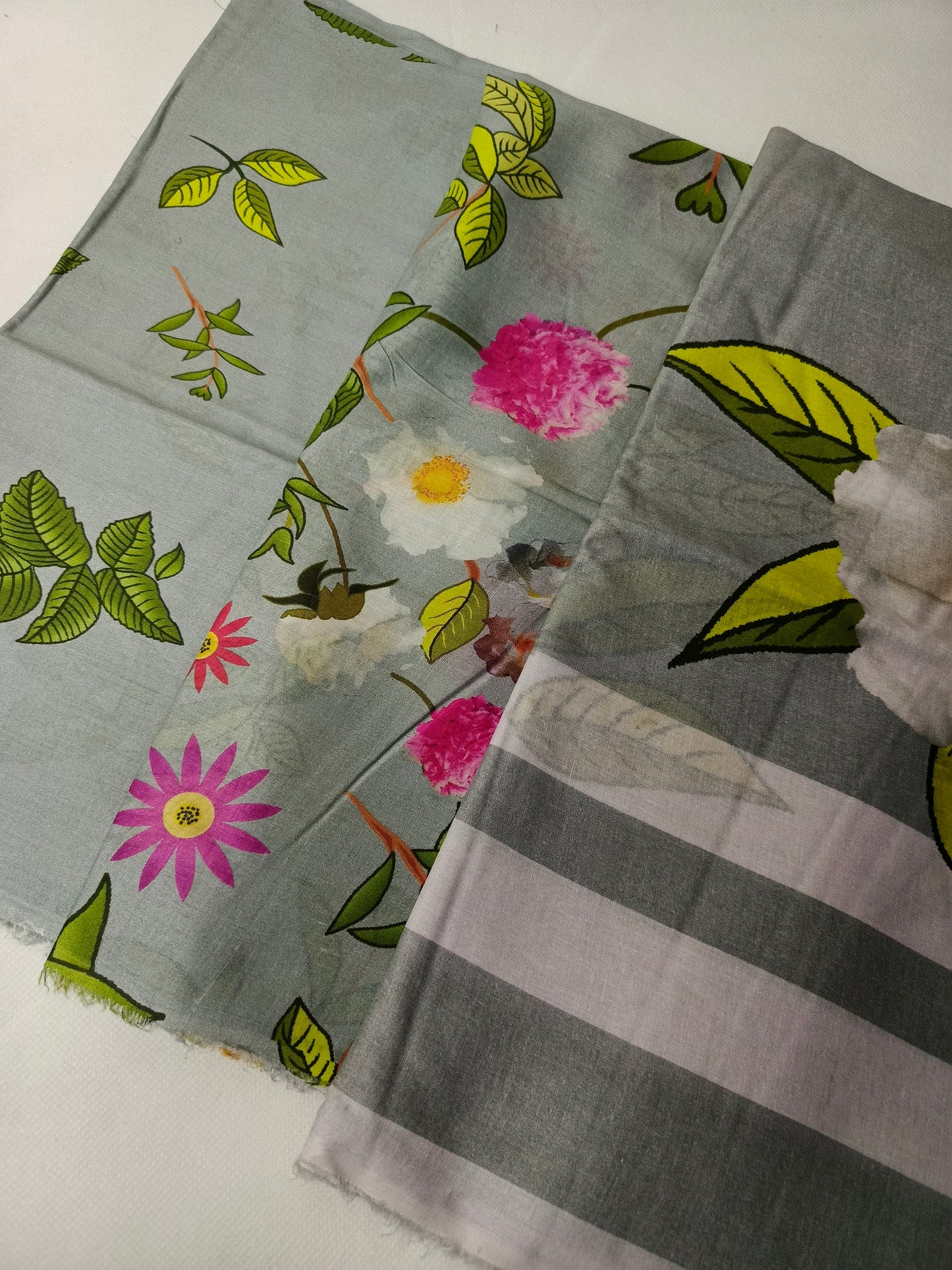 Unstitched - Lawn 3pc Printed Suit