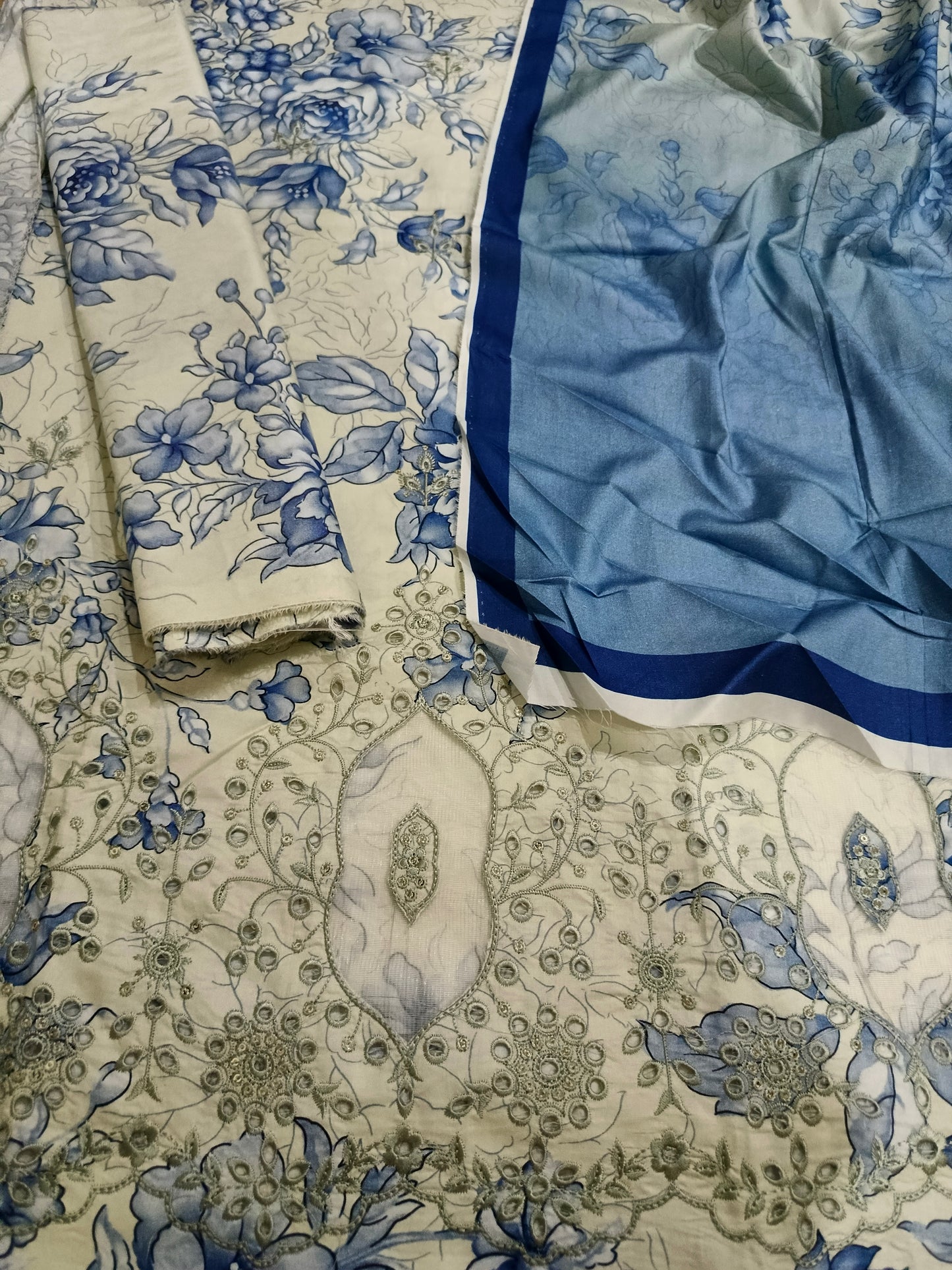 Unstitched - Linen 3pc Embroidered Suit
