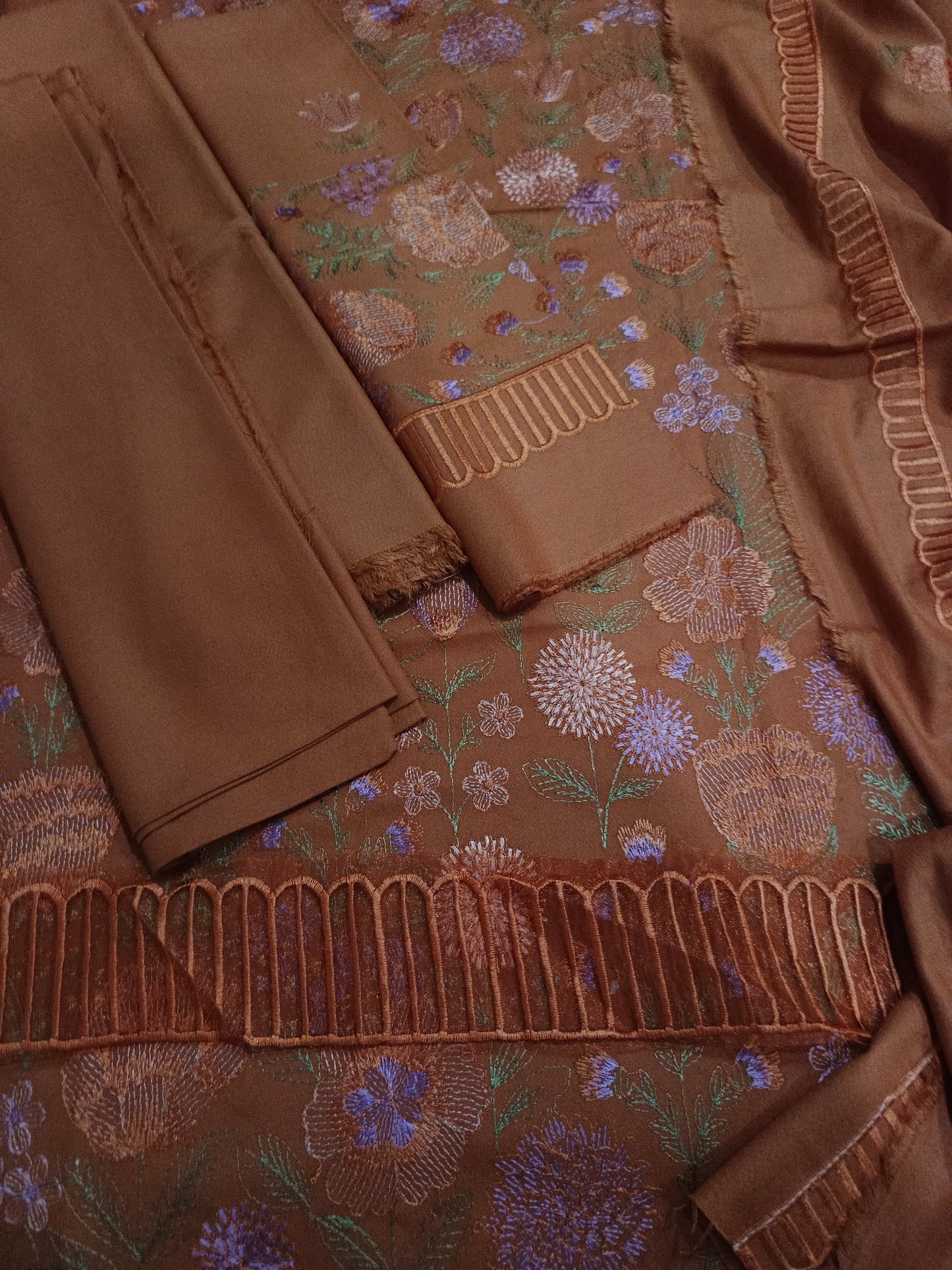 Unstitched - Dhanak 3pc Embroidered Suit