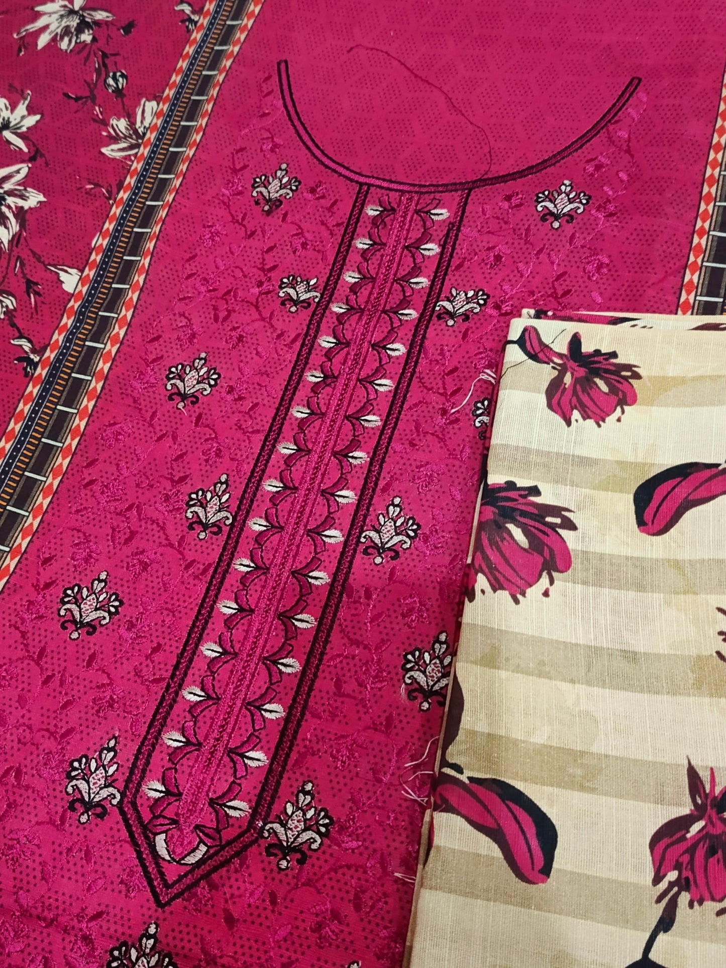 Unstitched - Khaddar 3pc Embroidered Suit