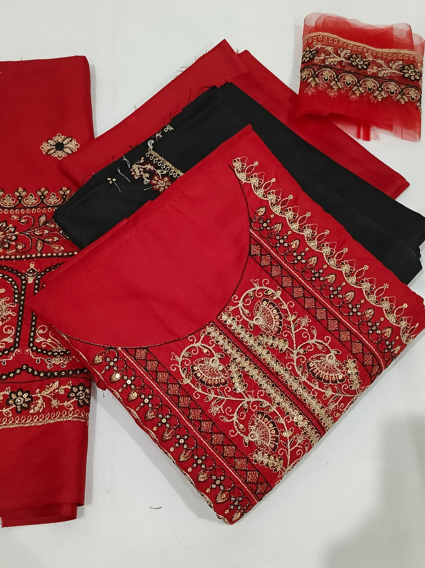 Unstitched - Dhanak 3pc Embroidered Suit