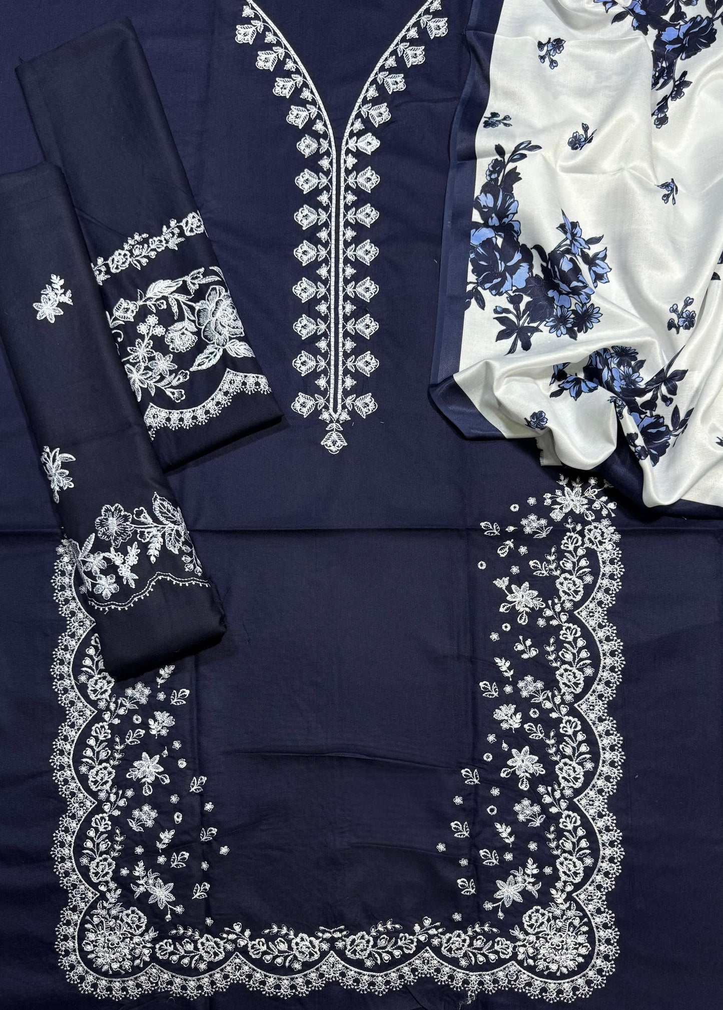 Unstitched - Dhanak 3pc Embroidered Suit