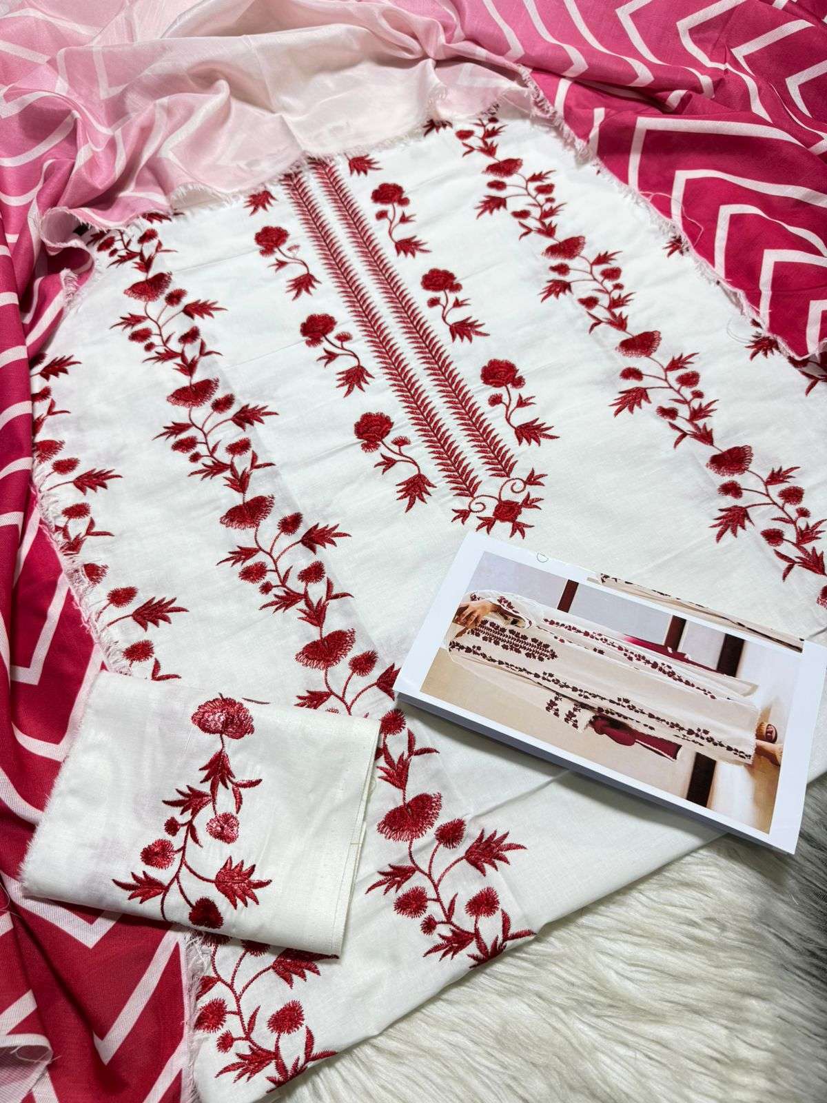 Alizeh - Premium Unstitched - Embroidered Lawn 3pc Suit