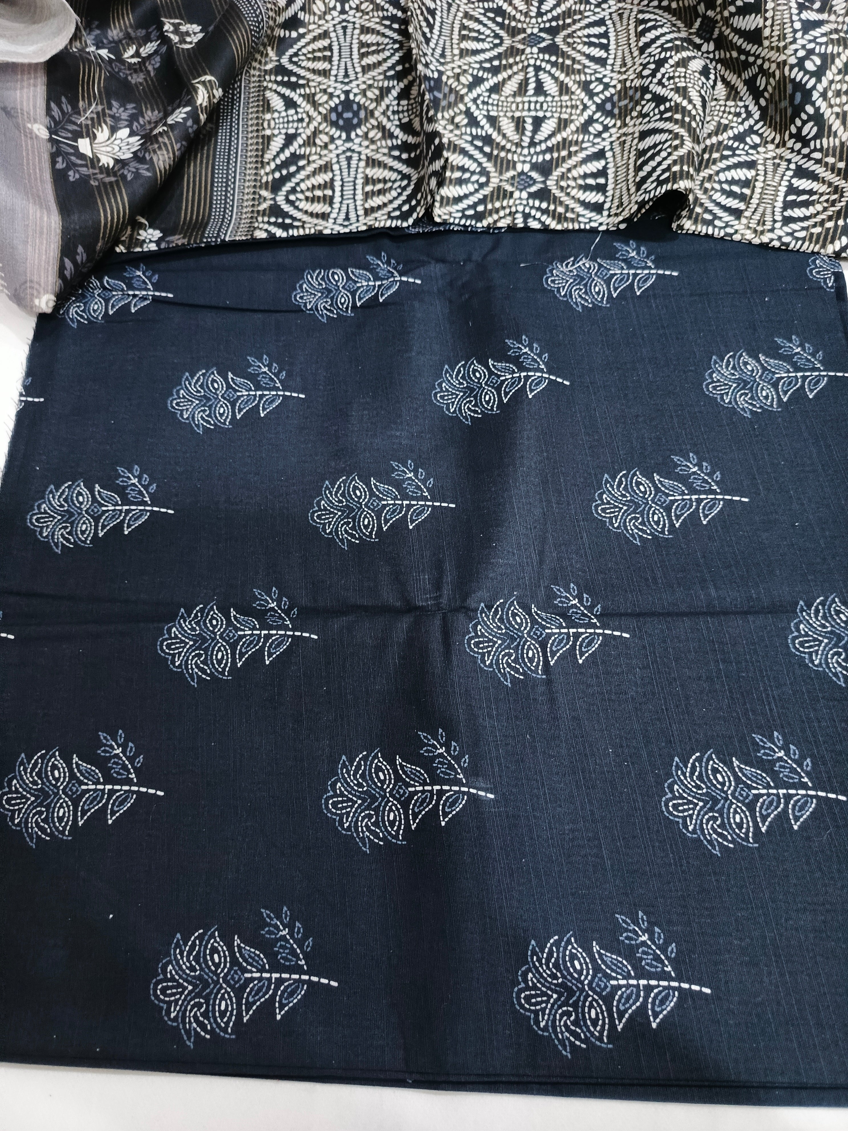 Unstitched - Khaddar 3pc Printed Suit