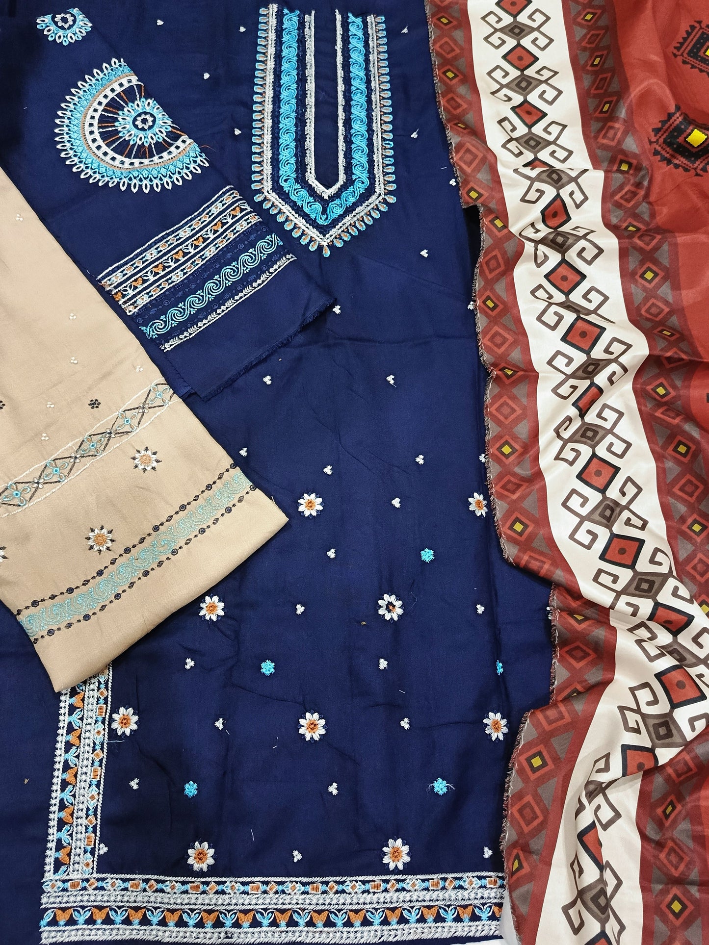 Unstitched - Dhanak 3pc Embroidered Suit