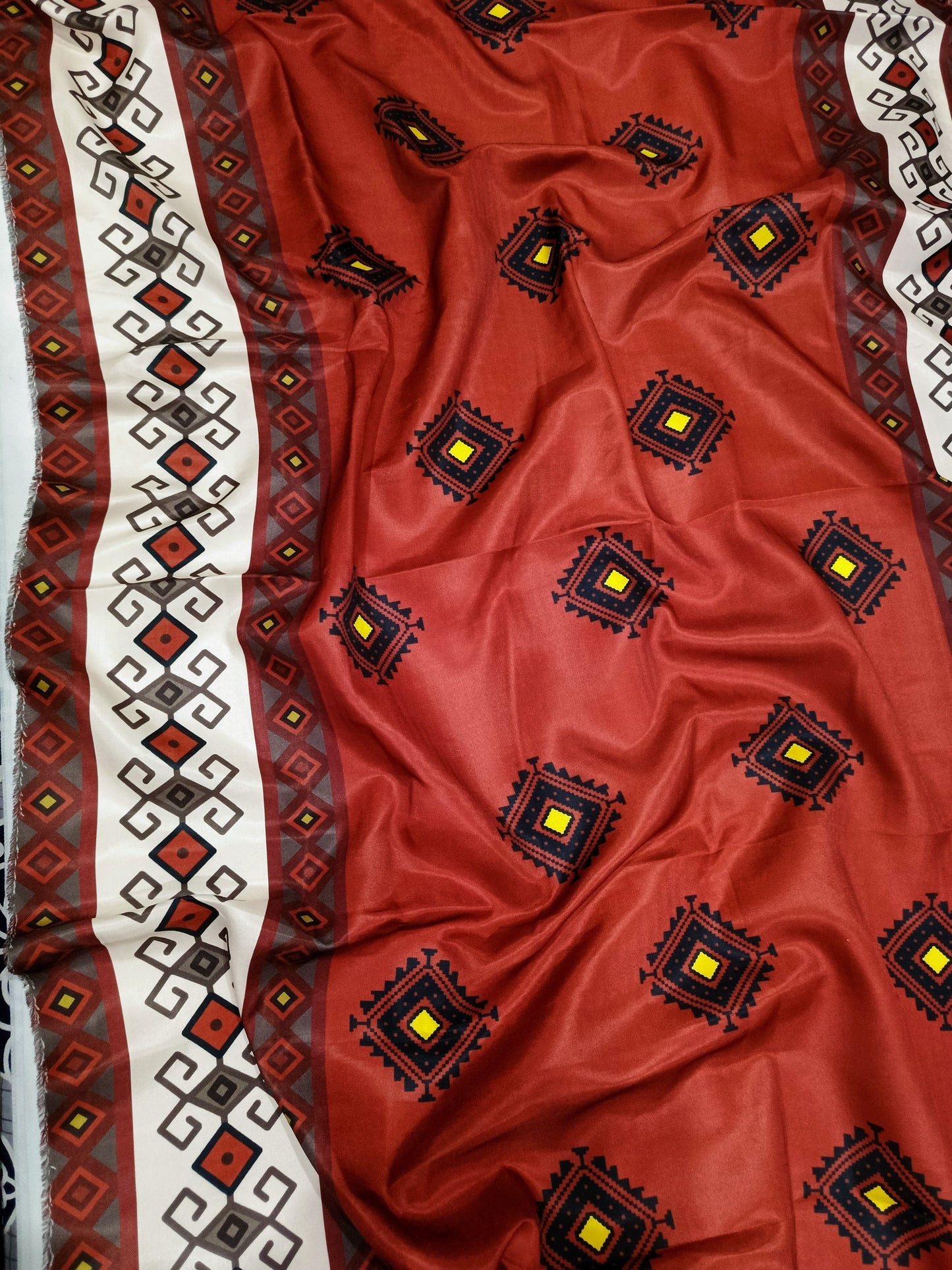 Unstitched - Dhanak 3pc Embroidered Suit