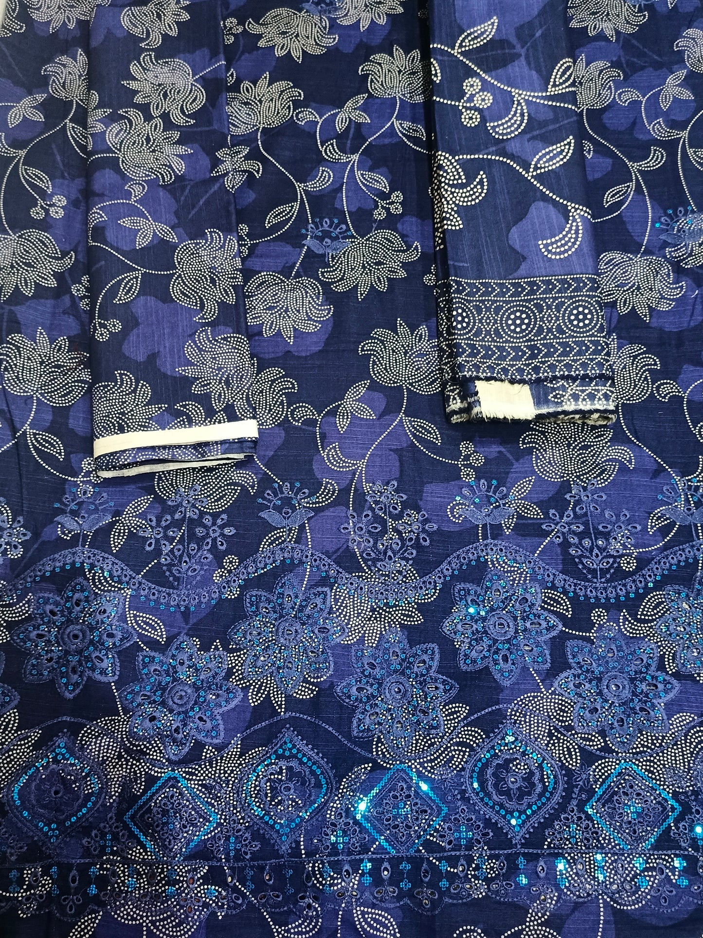 Unstitched - Khaddar 3pc Embroidered Suit