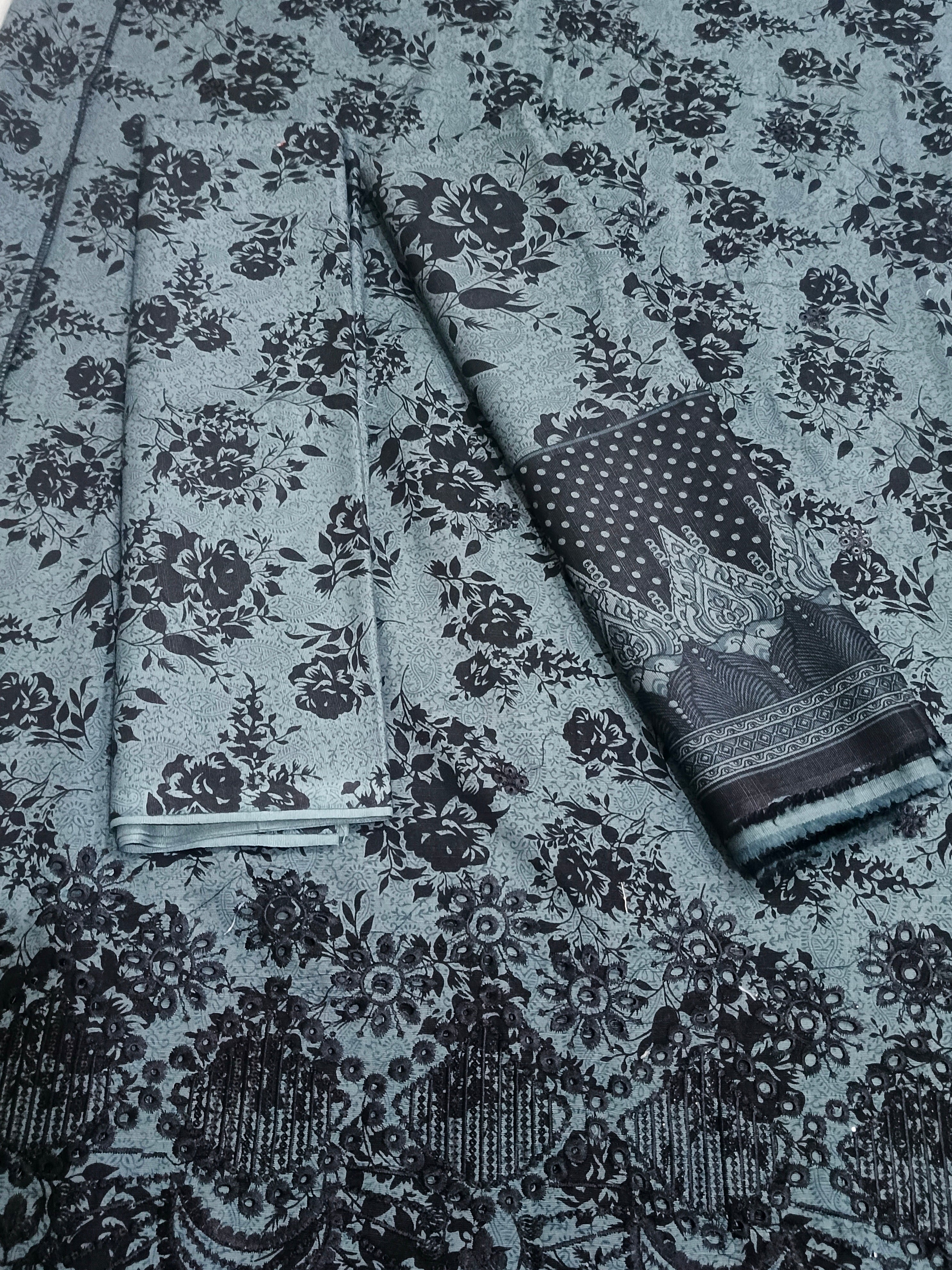 Unstitched - Khaddar 3pc Embroidered Suit