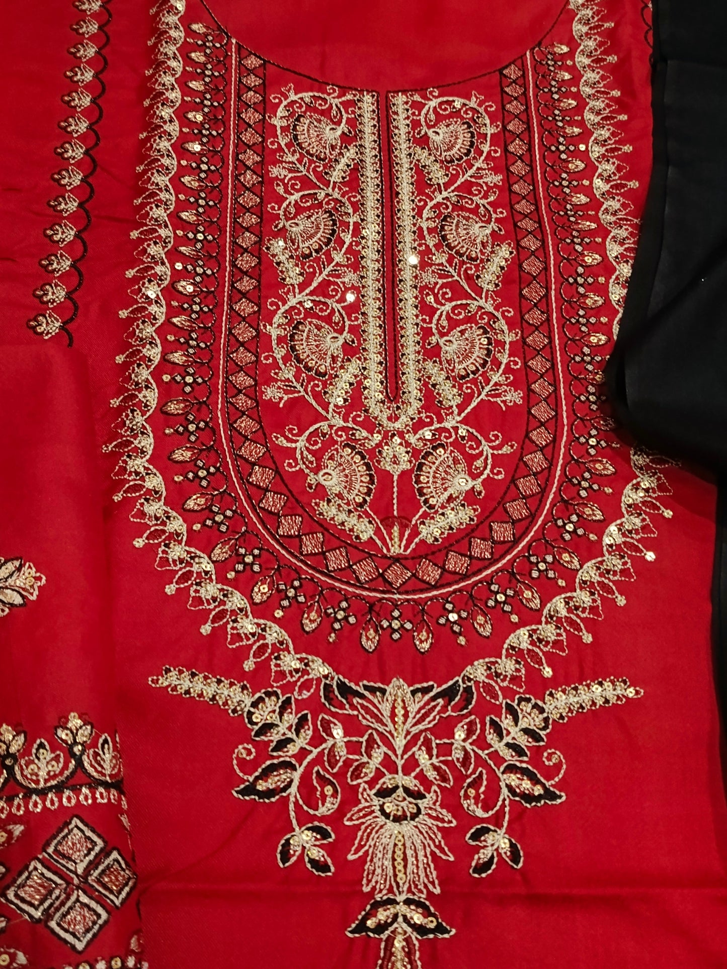 Unstitched - Dhanak 3pc Embroidered Suit