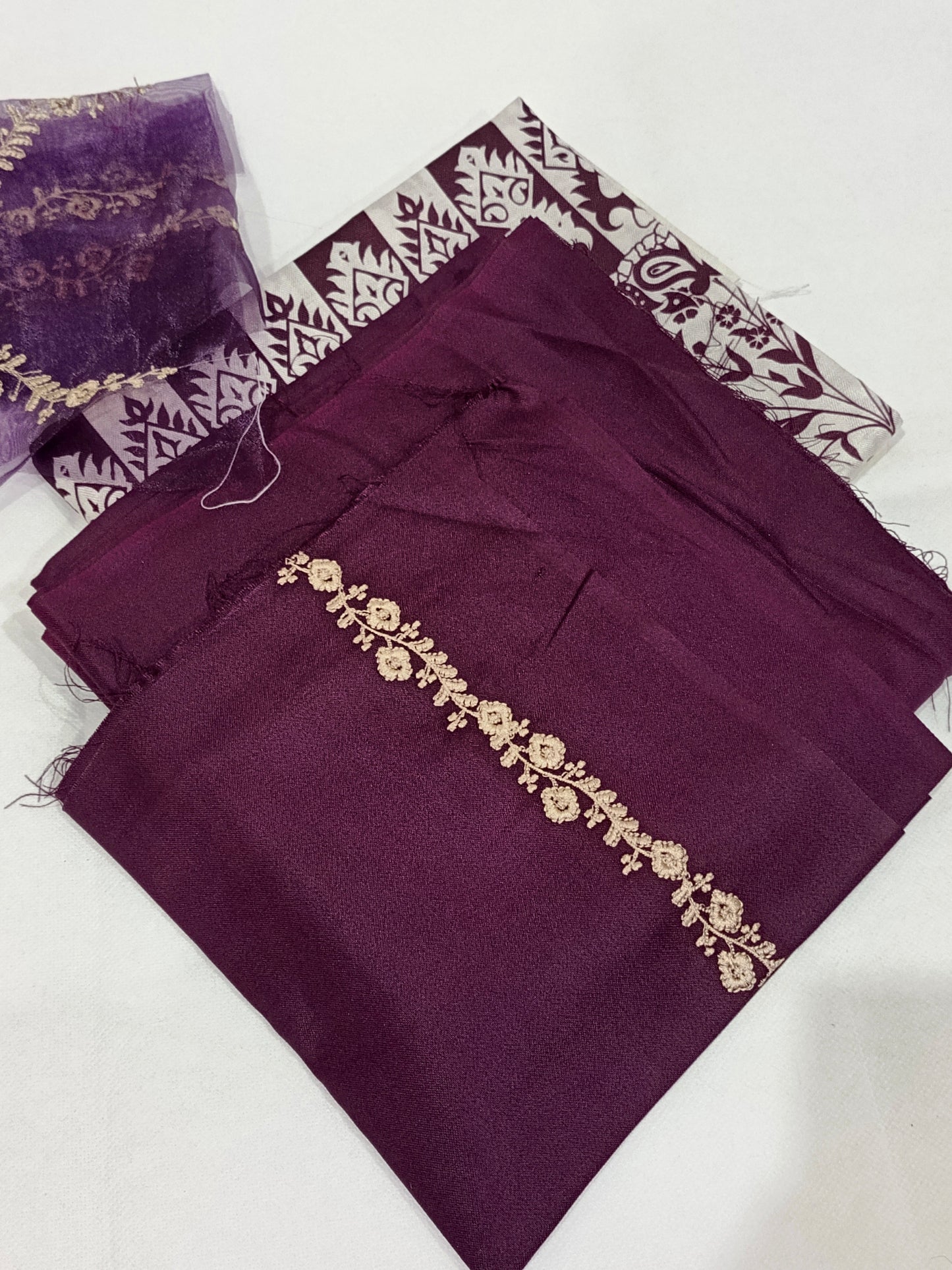 Unstitched - Dhanak 3pc Embroidered Suit