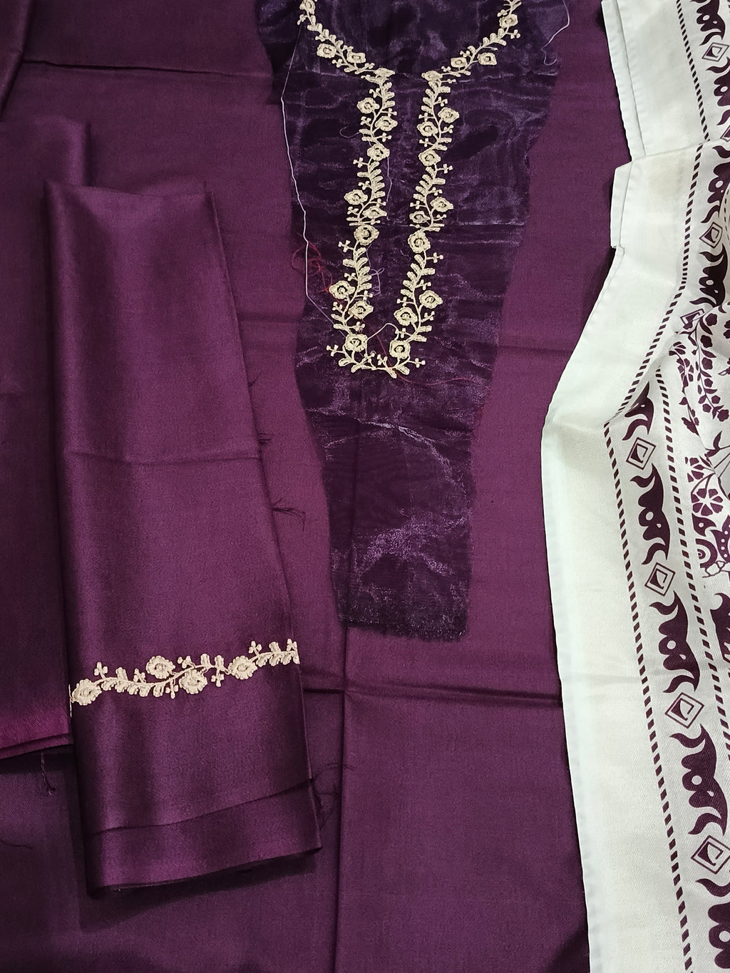 Unstitched - Dhanak 3pc Embroidered Suit