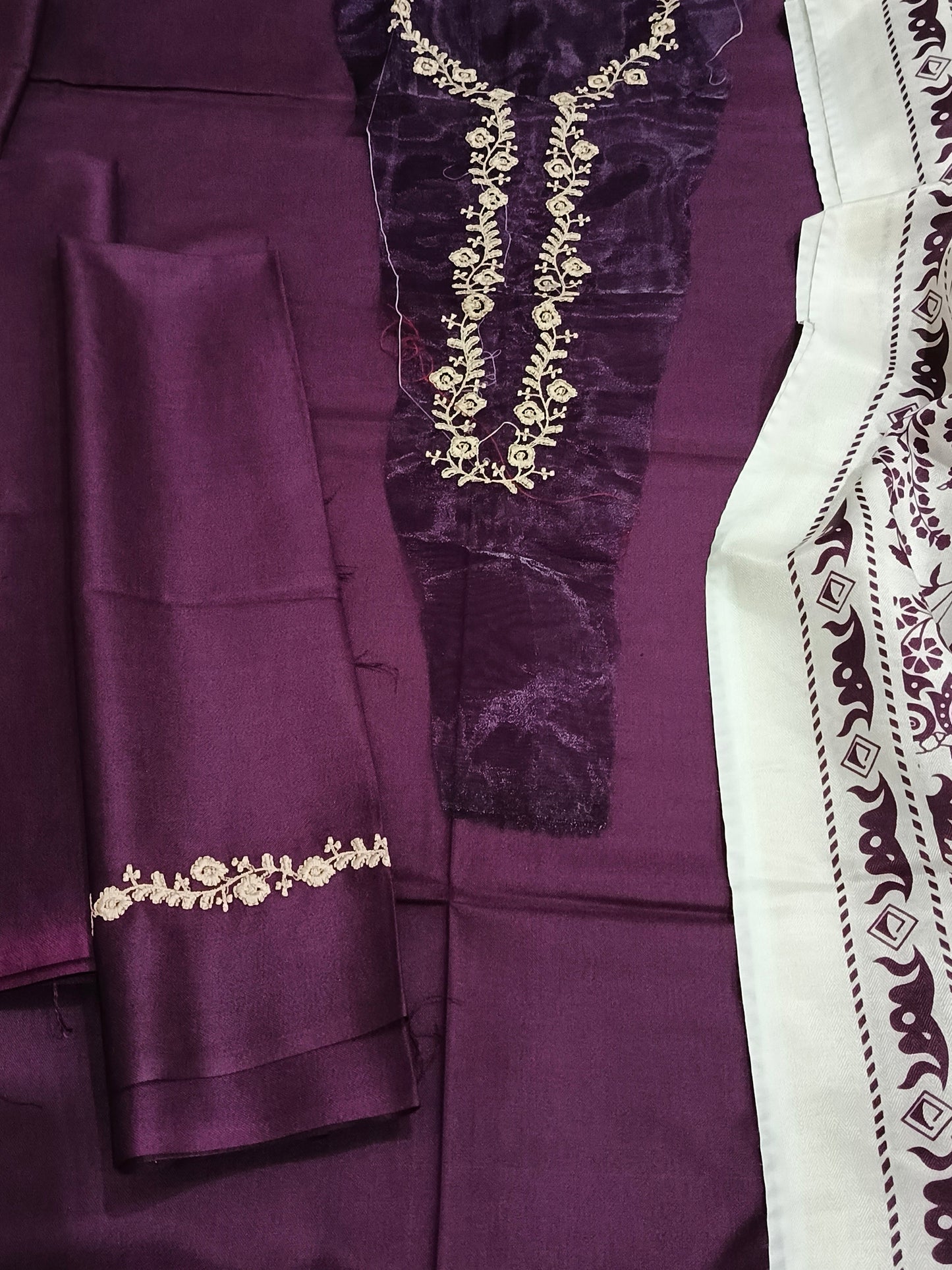 Unstitched - Dhanak 3pc Embroidered Suit