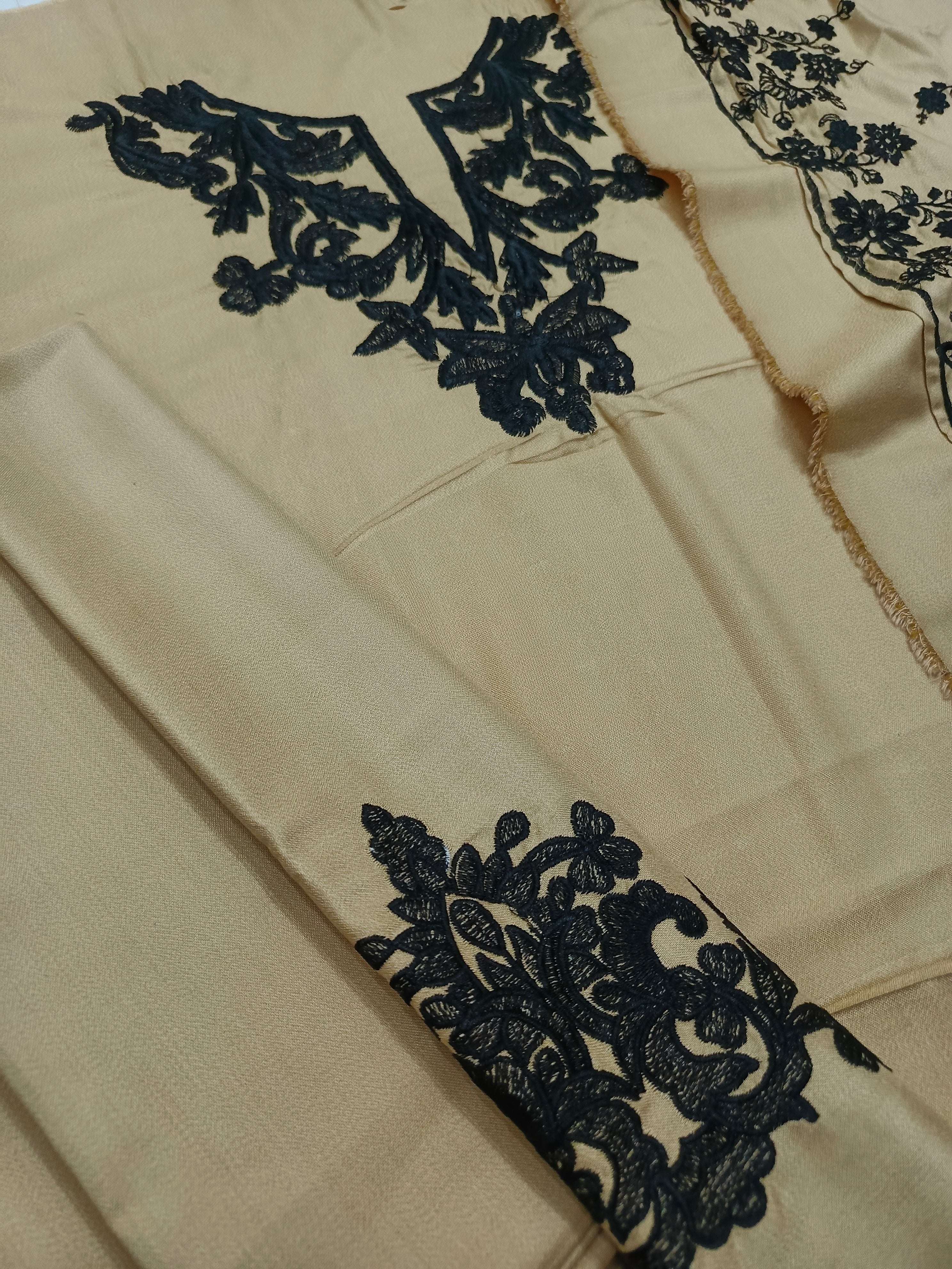 Beige Bloom – Embroidered Dhanak Suit with Shawl