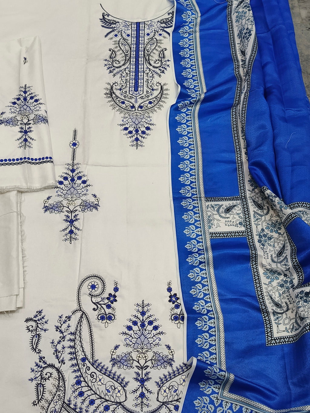 STYLES OASIS – Unstitched Embroidered DHANAK 3PC Suit
