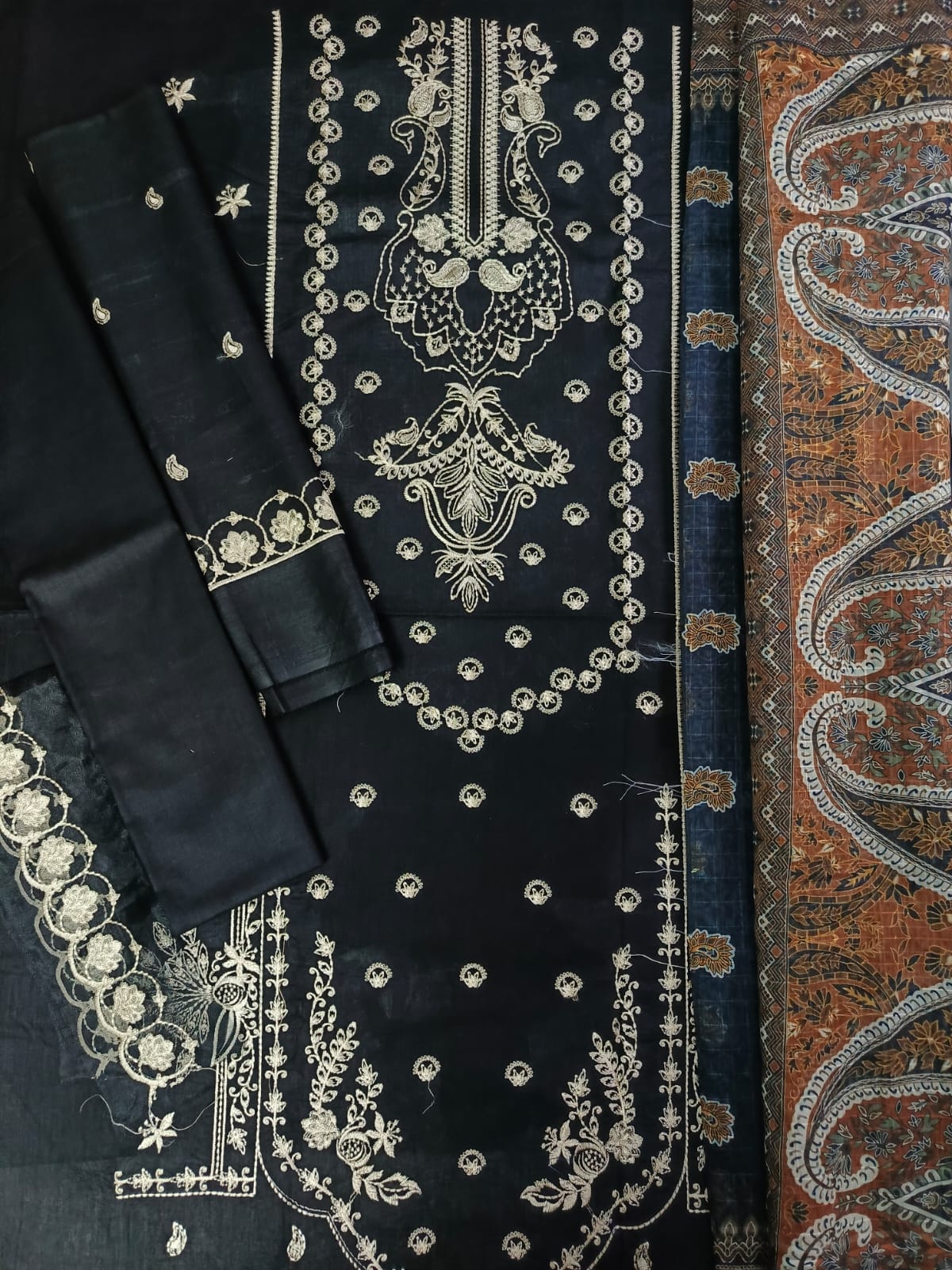 Izel Premium Lawn - 3pc Unstitched